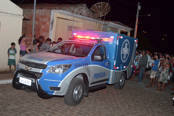 O corpo foi encaminhado para o IML em Guanambi e deverá ser liberado na manhã desta sexta-feira, 27. Foto: Aloísio Costa.