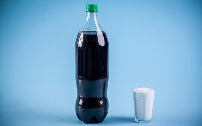 Uma garrafa de 1,5 litro de refrigerante contém 143 gramas de açúcar, dá para encher um copo americano. Foto: Edu Cesar