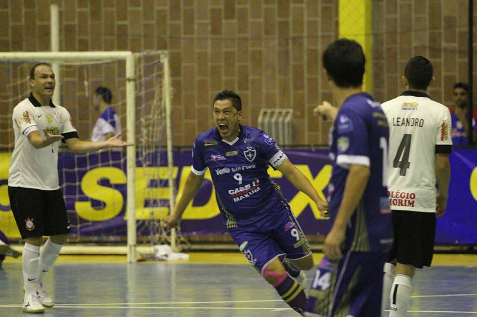 comemoracao de gol do LEM Vento em Popa Janjar Futsal