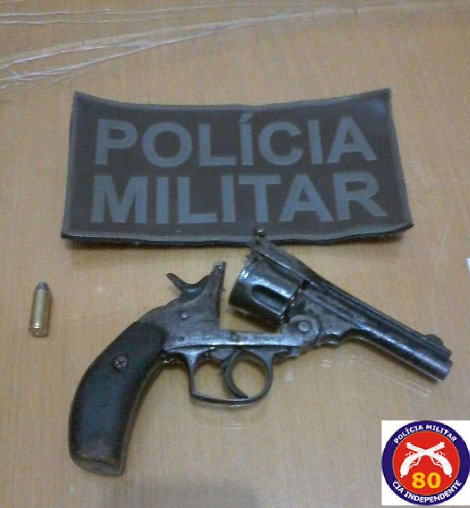 Arma apreendida em Lagoa Preta, Distrito de Tremedal.